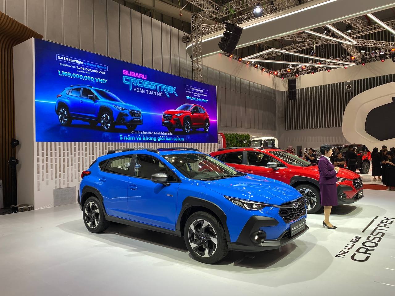 Subaru Crosstrek giá cao nhất 1,268 tỷ tại Việt Nam: Cùng cỡ Corolla Cross nhưng đắt ngang Santa Fe tầm trung, nhập Nhật, động cơ hybrid- Ảnh 1.