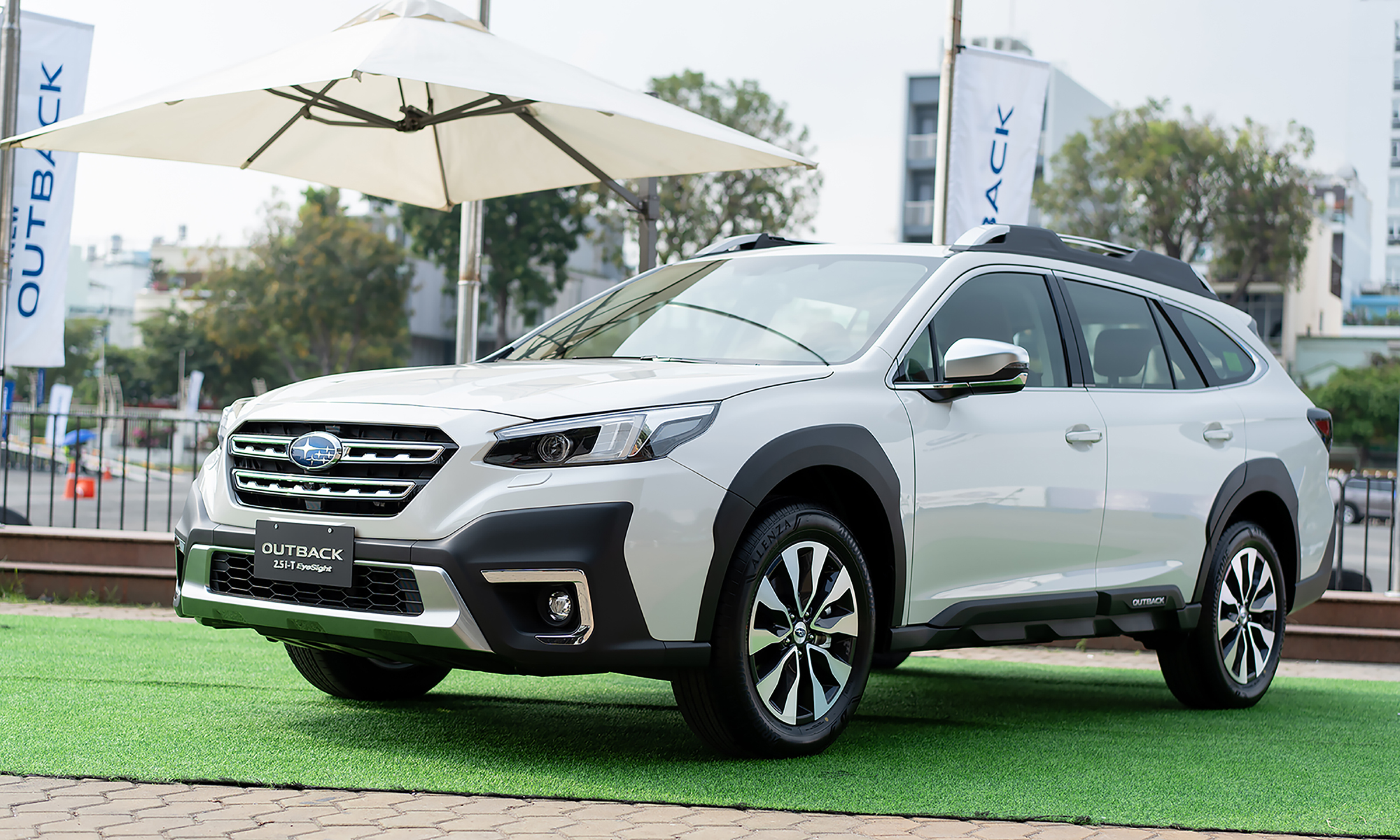 SUBARU OUTBACK 2.5i-T EyeSight