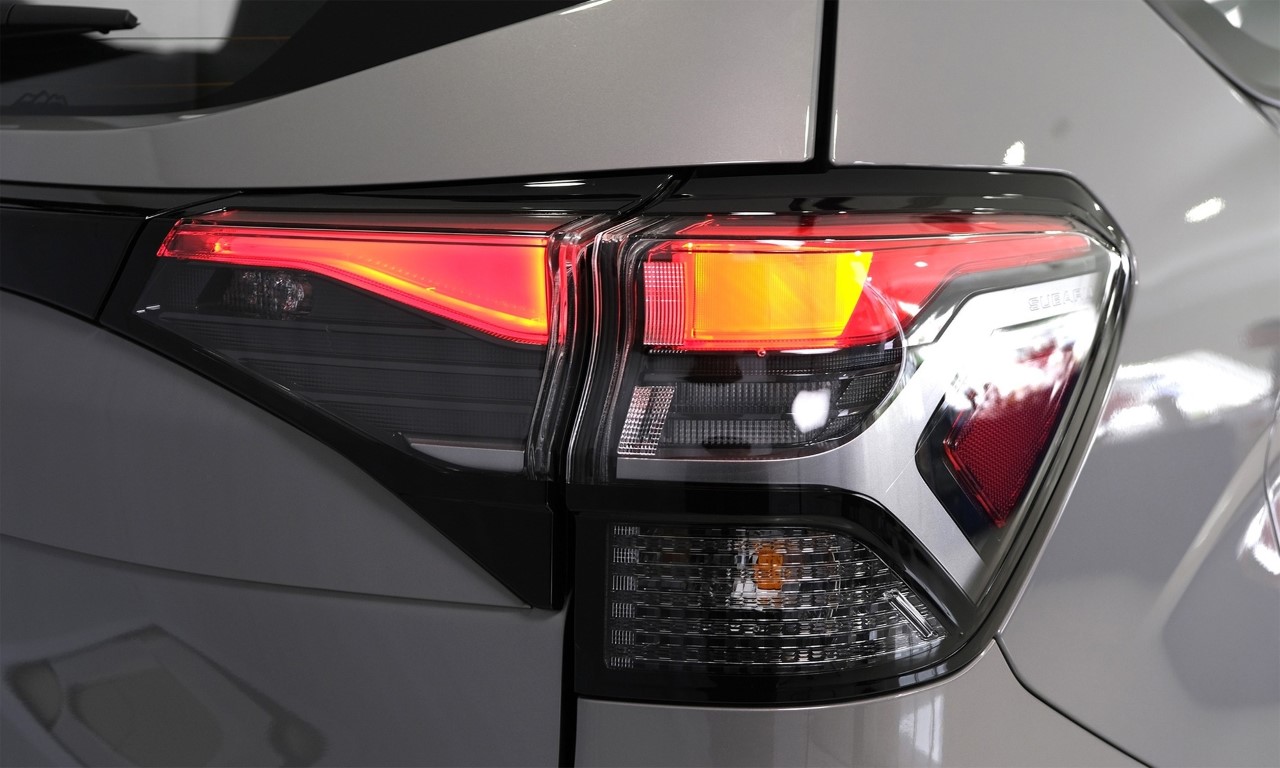 Cụn đèn hậu LED kiểu dáng mới. Cụn đèn hậu LED kiểu dáng mới.