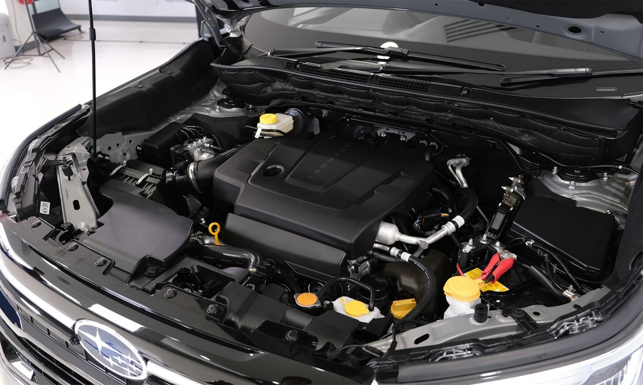 Xe trang bị động cơ boxer 4 xi lanh dung tích 2,5 lít hút khí tự nhiên, sản sinh công suất 182 mã lực, mô-men xoắn cực đại 247 Nm tại 3.700 vòng/phút. Hộp số CVT kết hợp dẫn động bốn bánh toàn thời gian. Xe trang bị động cơ boxer 4 xi lanh dung tích 2,5 lít hút khí tự nhiên, sản sinh công suất 182 mã lực, mô-men xoắn cực đại 247 Nm tại 3.700 vòng/phút. Hộp số CVT kết hợp dẫn động bốn bánh toàn thời gian.